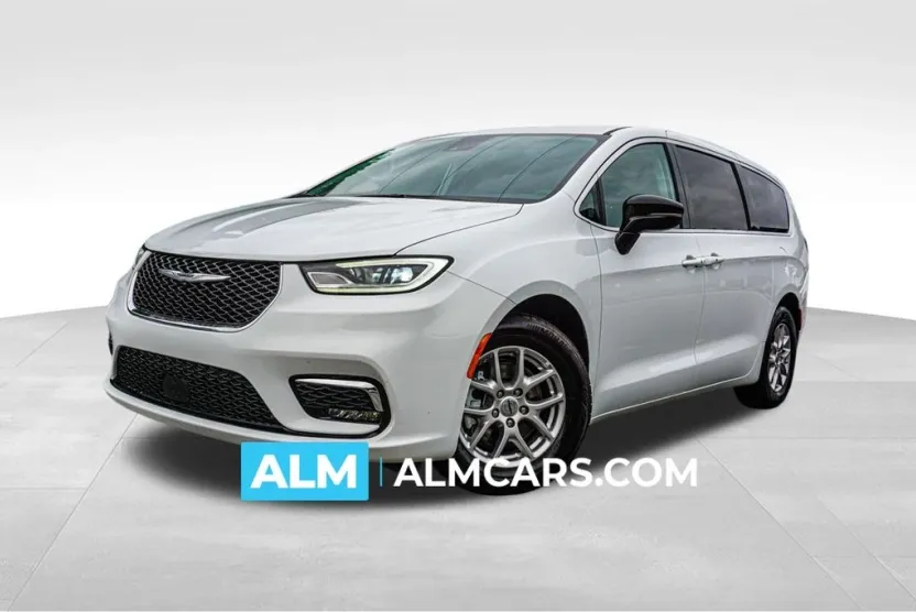 2024 Chrysler Pacifica Touring L photo 1