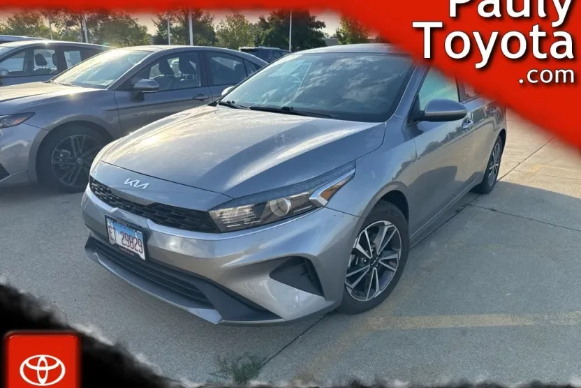 2022 Kia Forte FE LXS photo 1