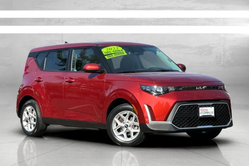 2023 Kia Soul LX photo 1