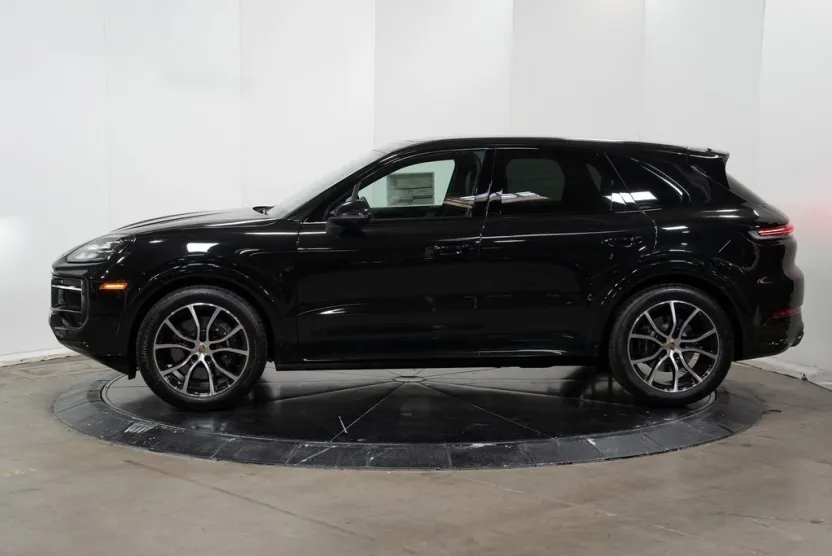 2024 Porsche Cayenne photo 1
