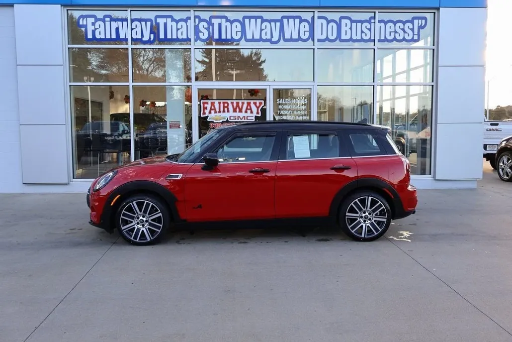 2024 Mini Clubman Base S ALL4 photo 1