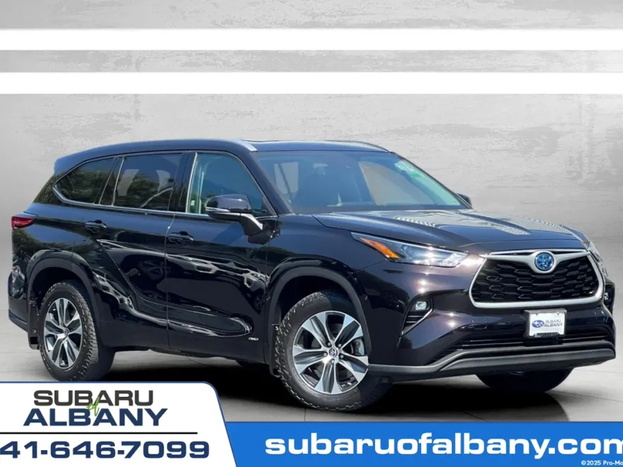2022 Toyota Highlander Hybrid XLE photo 1