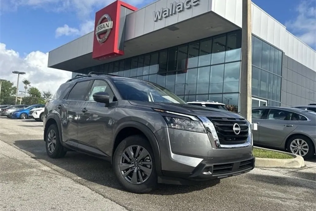 2025 Nissan Pathfinder SV photo 1