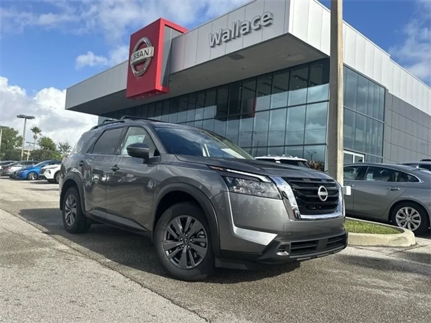 2025 Nissan Pathfinder SV photo 1