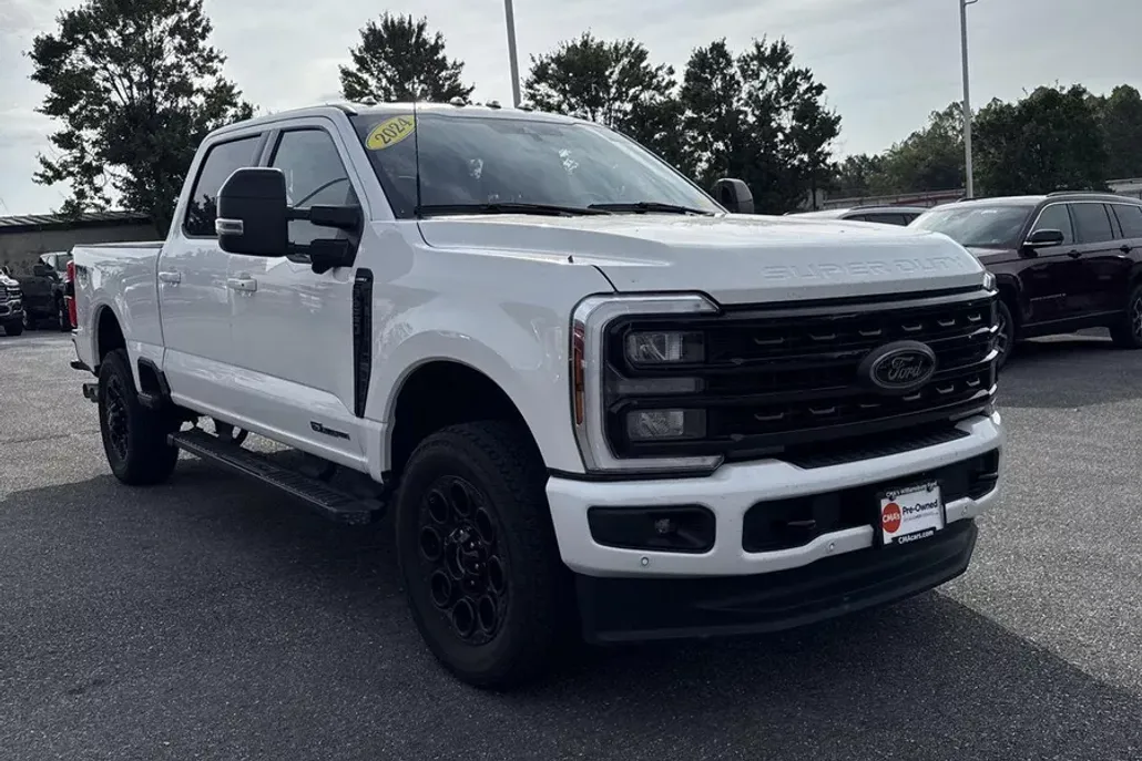 2024 Ford F-250 Lariat photo 1