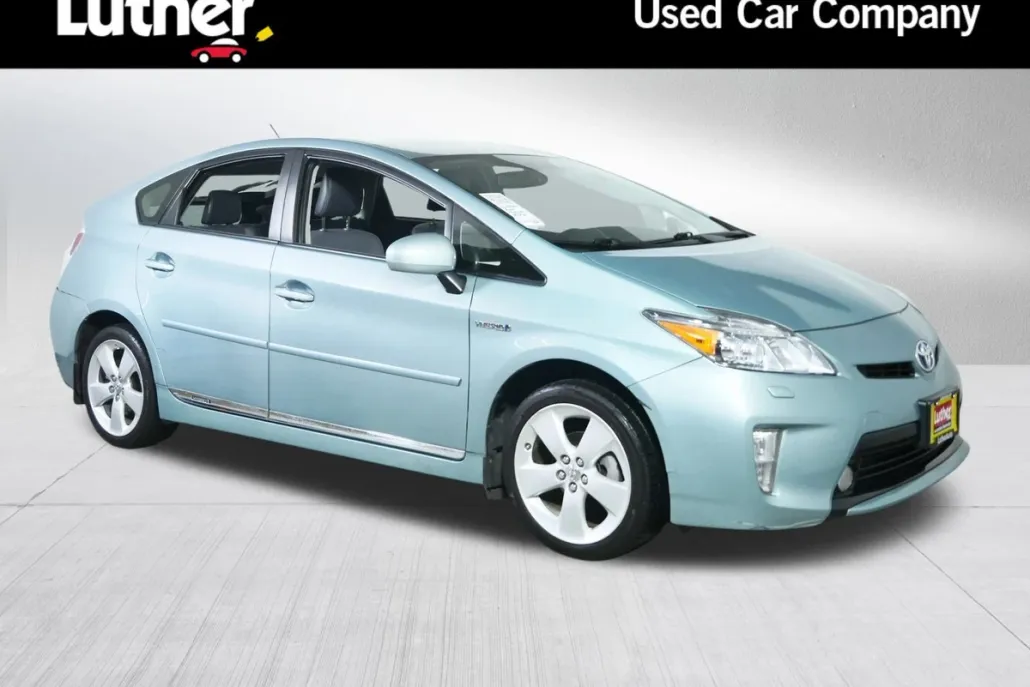 2015 Toyota Prius Five photo 1