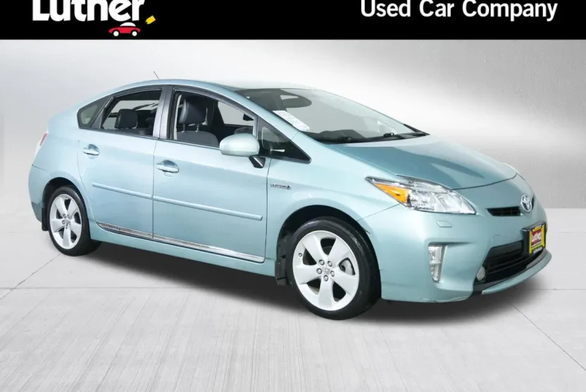 2015 Toyota Prius Five photo 1