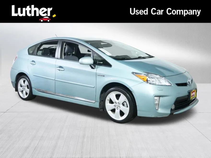 2015 Toyota Prius Five photo 1