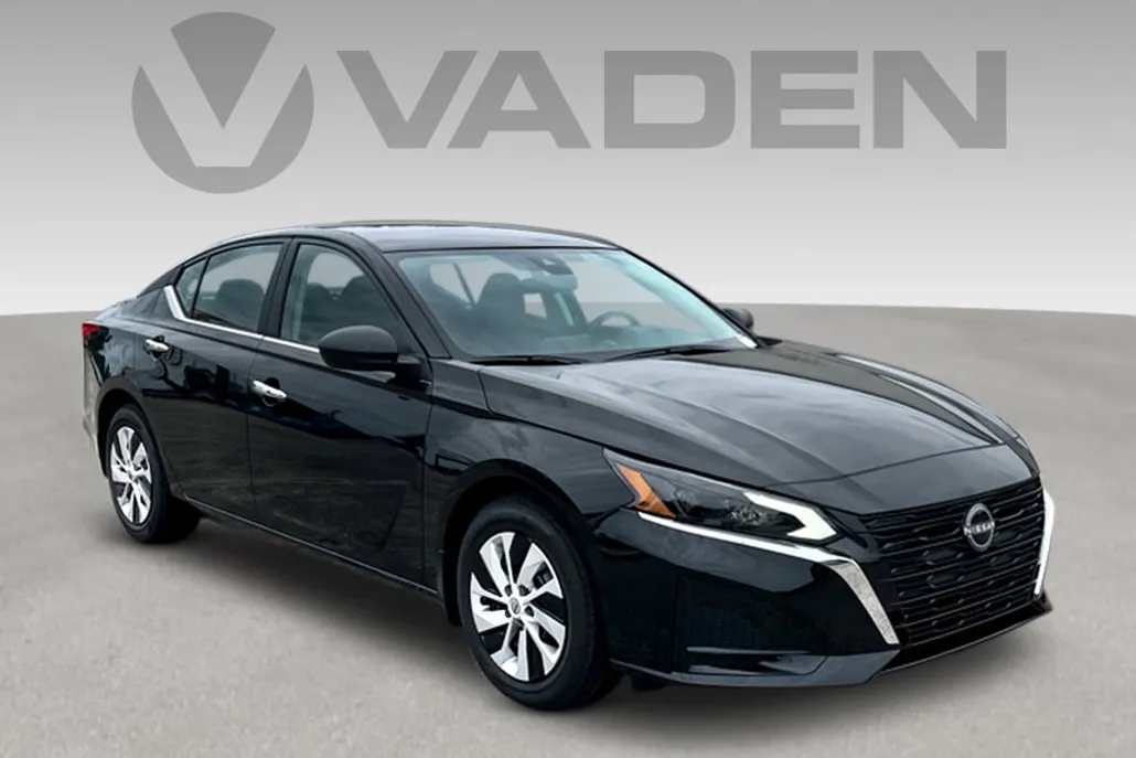 2025 Nissan Altima S photo 1