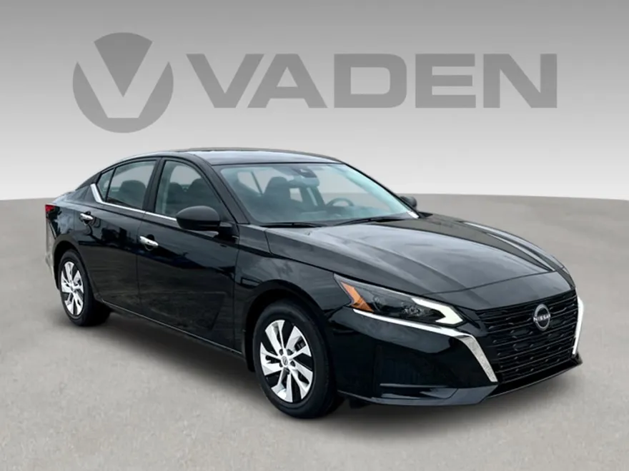 2025 Nissan Altima S photo 1