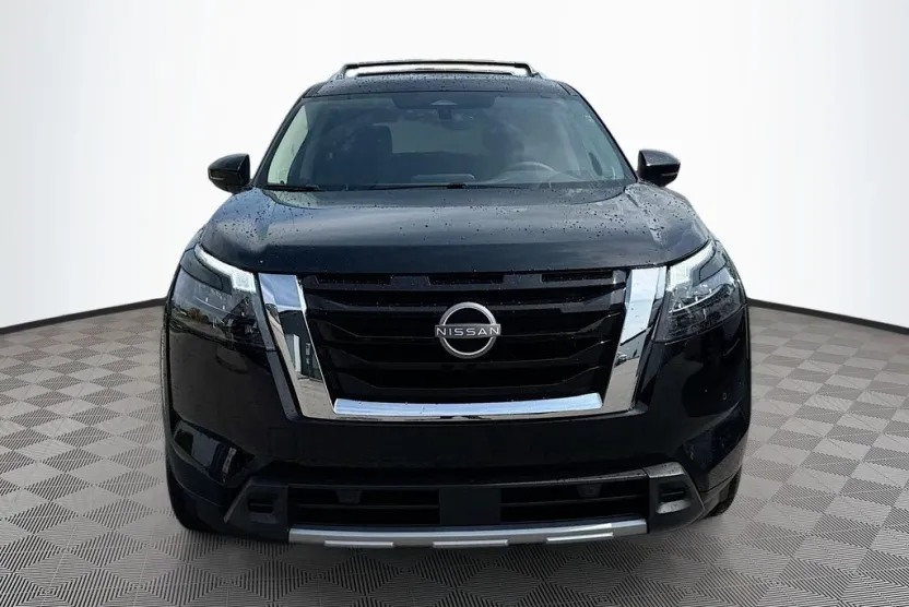 2025 Nissan Pathfinder SL photo 1