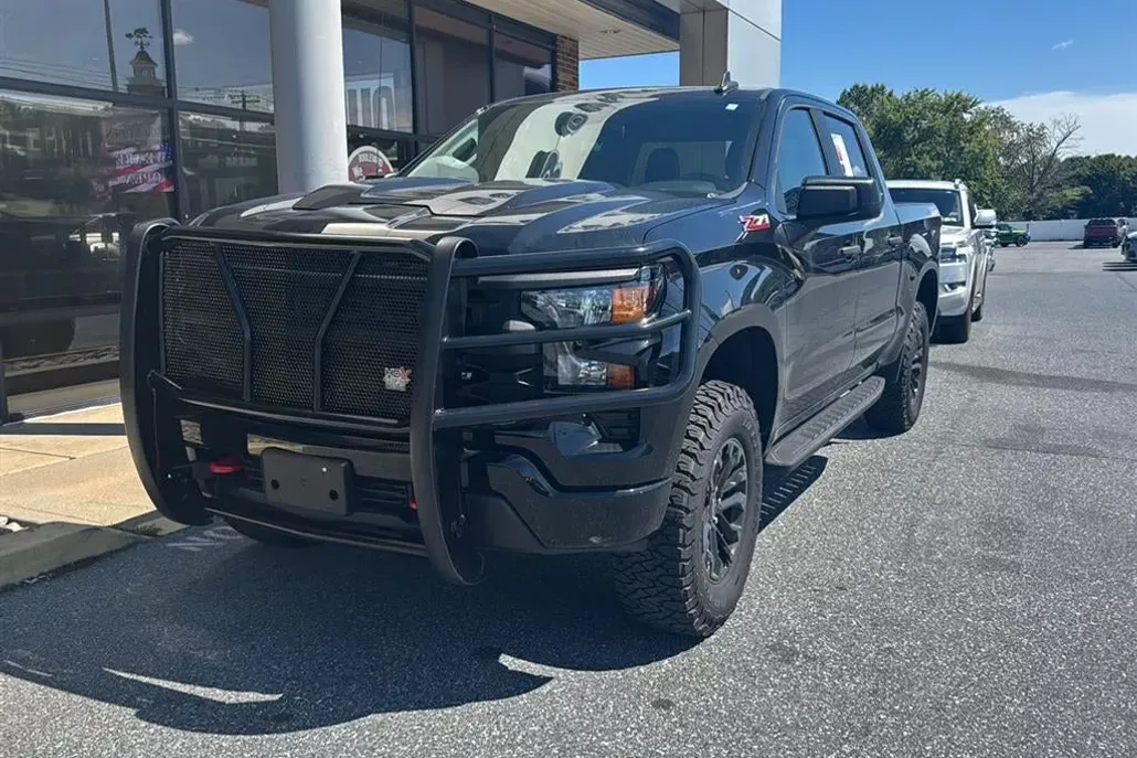 2024 Chevrolet Silverado 1500 Custom Trail Boss photo 1