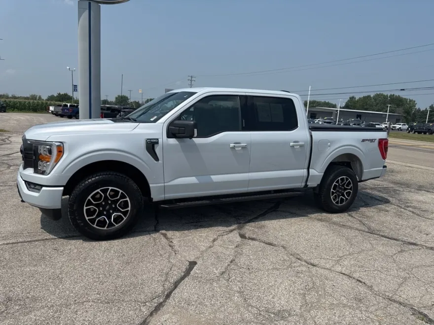 2022 Ford F-150 XLT photo 1