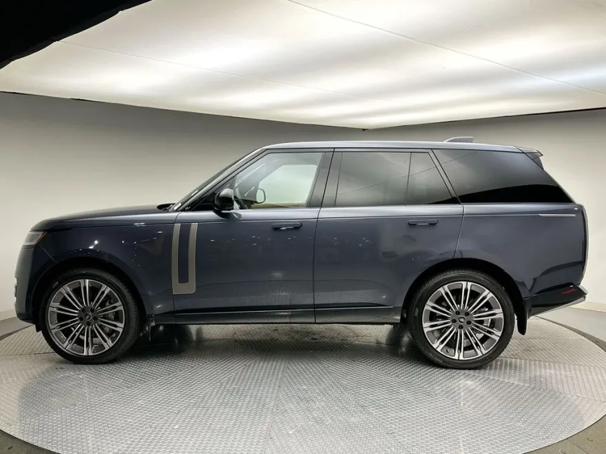 2025 Land Rover Range Rover SE photo 1