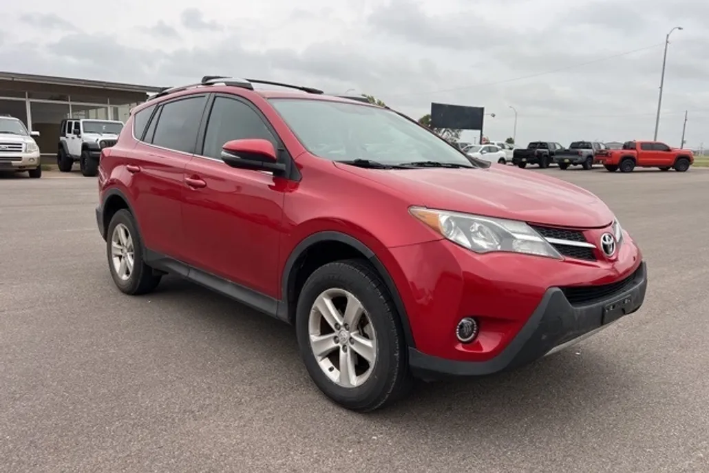 2013 Toyota RAV4 XLE photo 1