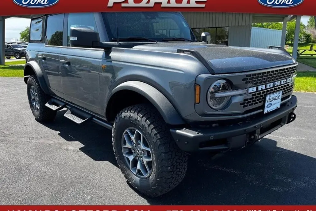 2024 Ford Bronco Badlands photo 1