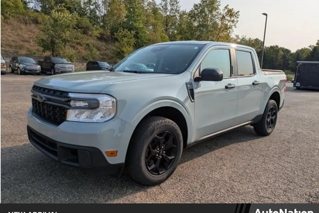 2022 Ford Maverick XLT photo 1