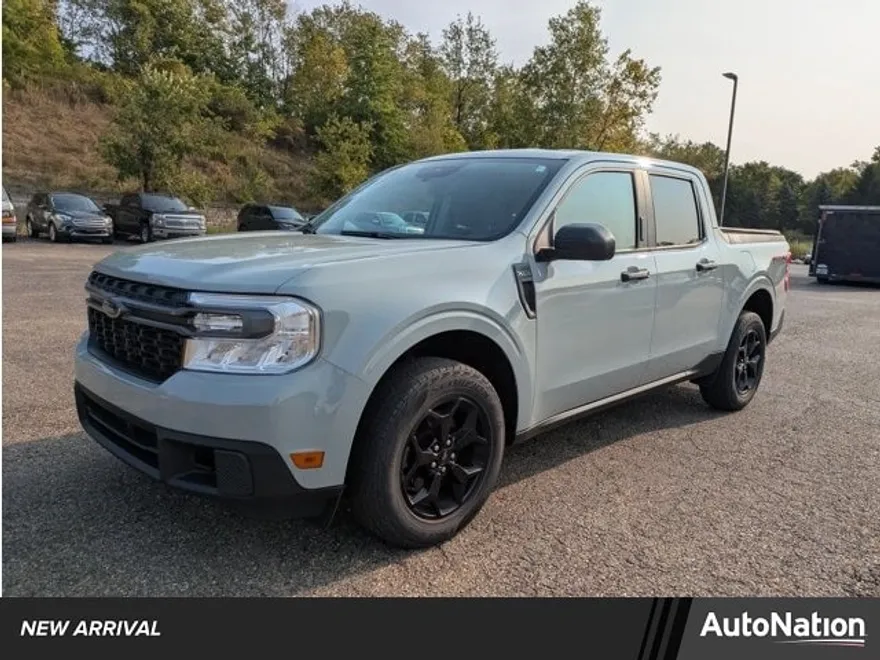 2022 Ford Maverick XLT photo 1