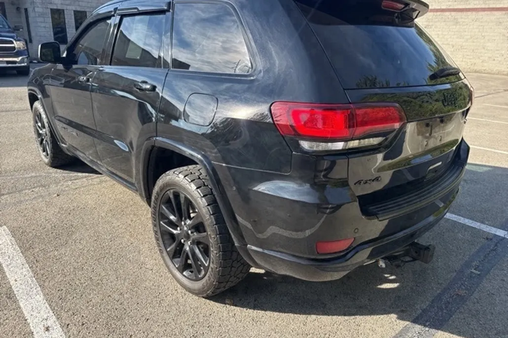 2019 Jeep Grand Cherokee Altitude photo 1