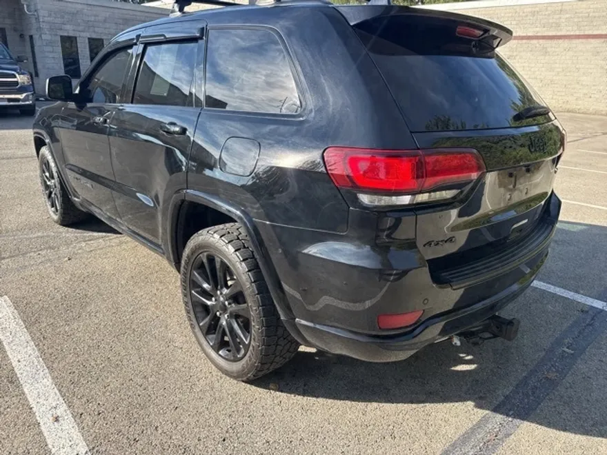 2019 Jeep Grand Cherokee Altitude photo 1