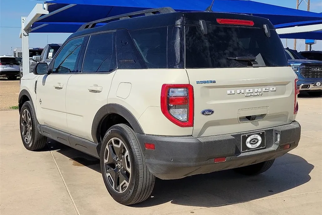 2024 Ford Bronco Sport Outer Banks photo 1