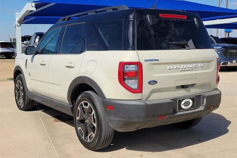 2024 Ford Bronco Sport Outer Banks photo 1