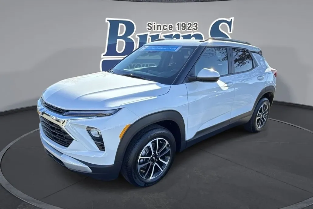 2025 Chevrolet Trailblazer LT photo 1
