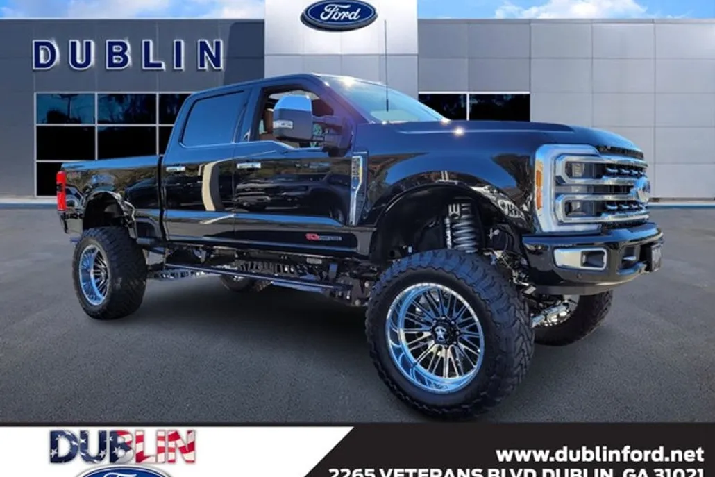 2024 Ford F-250 Platinum photo 1