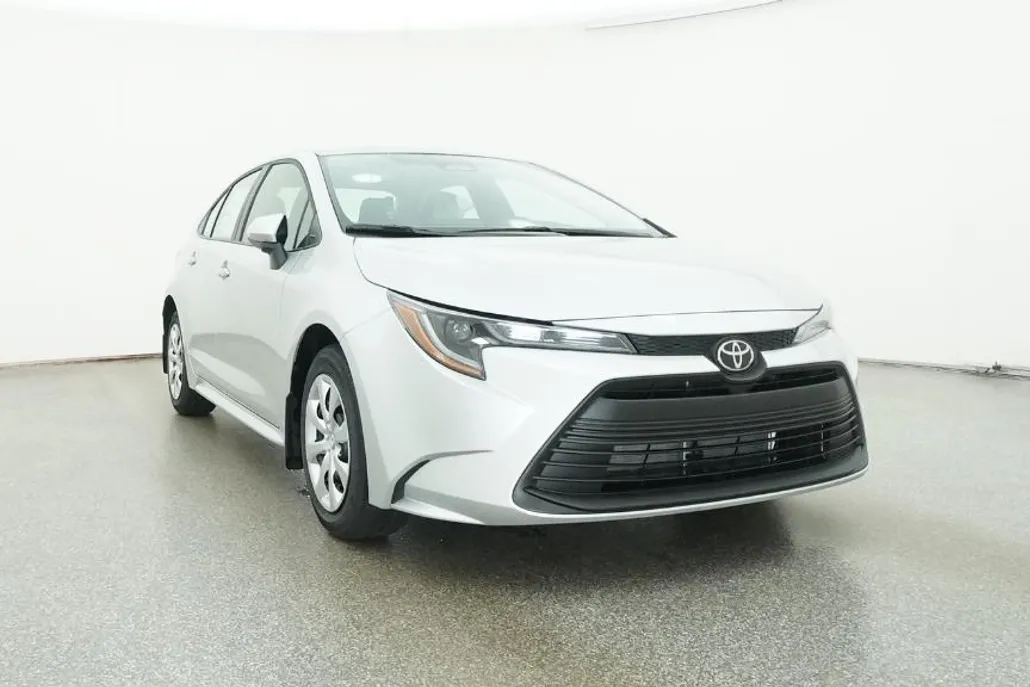 2026 Toyota Corolla LE photo 1