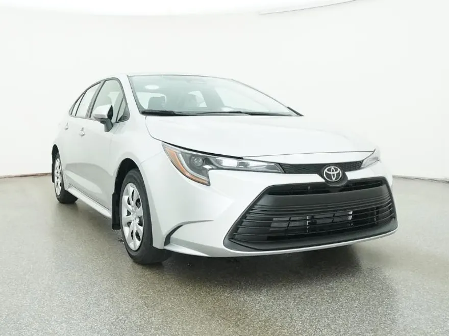 2026 Toyota Corolla LE photo 1