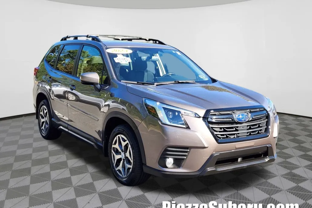 2023 Subaru Forester Premium photo 1