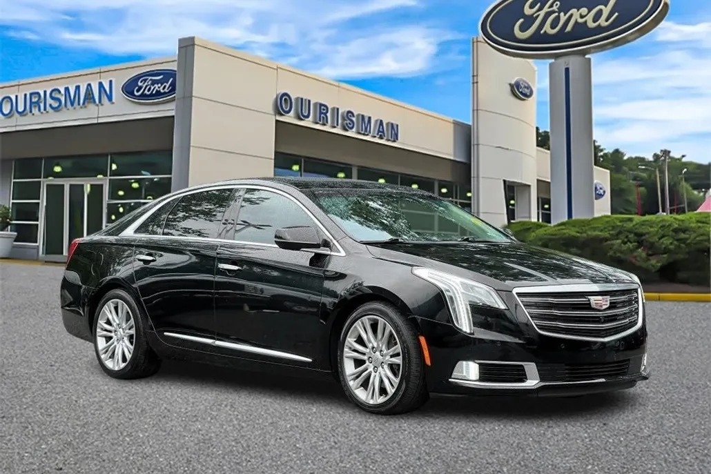 2019 Cadillac XTS Luxury photo 1