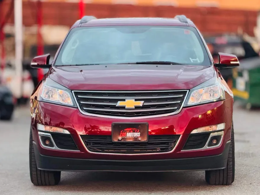 2016 Chevrolet Traverse 2LT photo 1