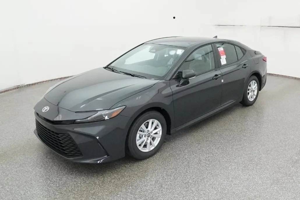 2026 Toyota Camry LE photo 1