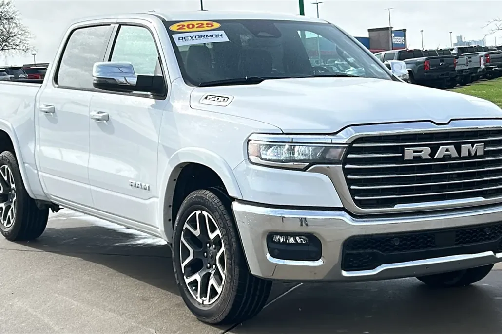 2025 Ram 1500 Laramie photo 1