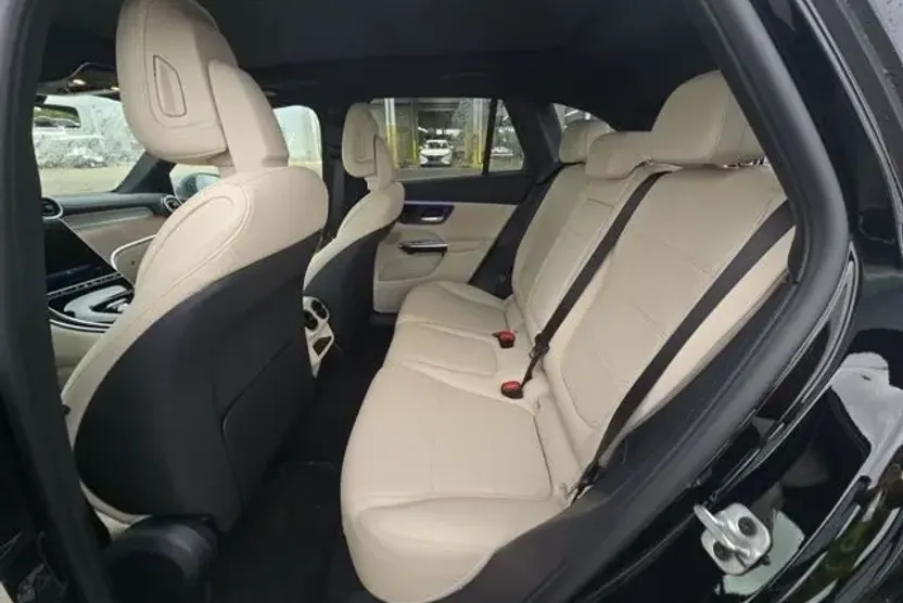 2024 Mercedes Benz GLC 4MATIC 300 photo 1