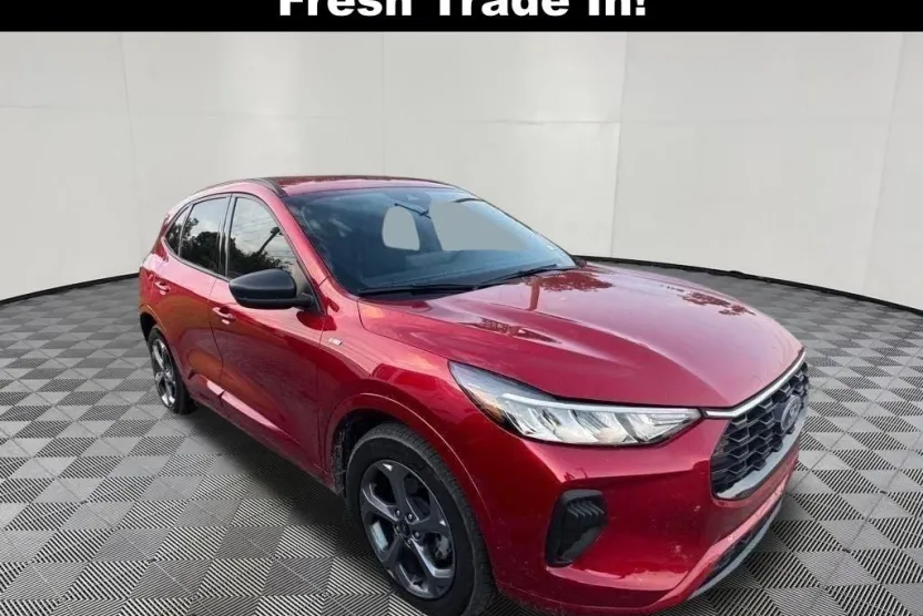 2024 Ford Escape ST-Line photo 1