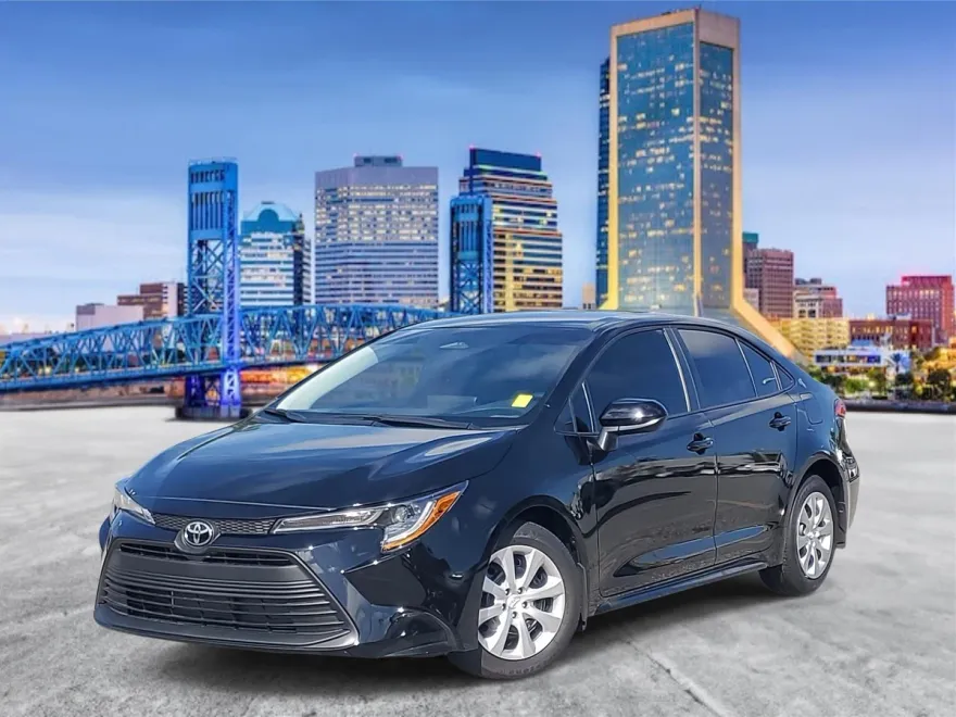2025 Toyota Corolla LE photo 1