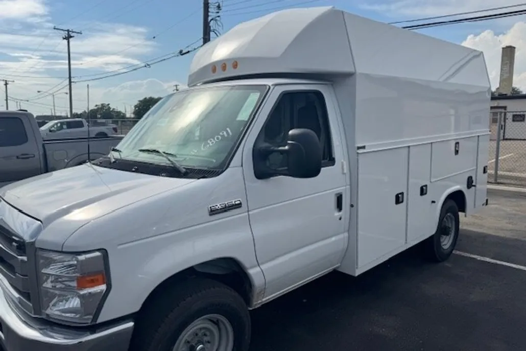 2026 Ford E-350 Base photo 1