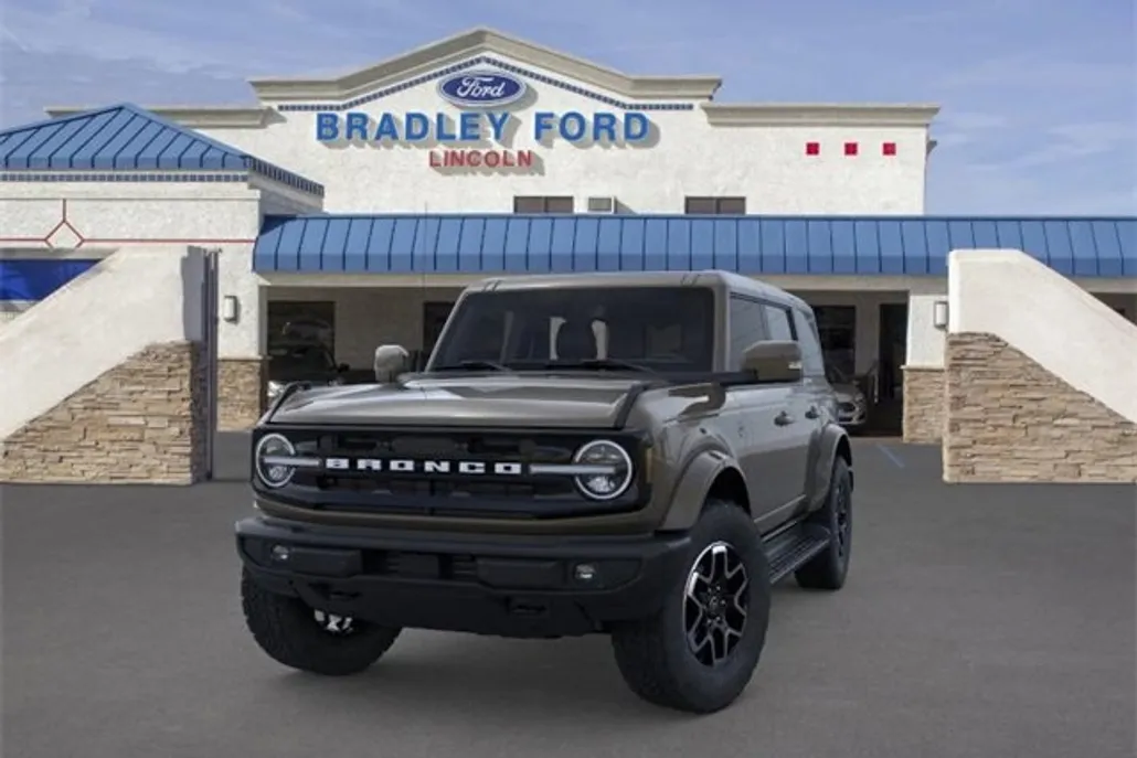 2025 Ford Bronco Outer Banks photo 1