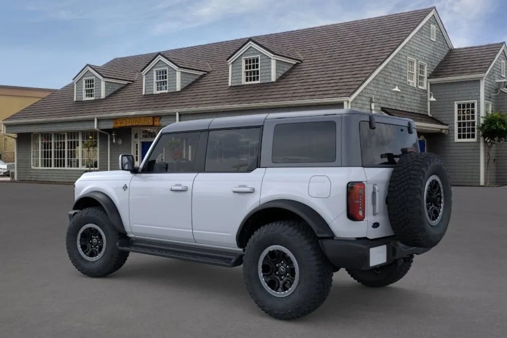2025 Ford Bronco Outer Banks photo 1