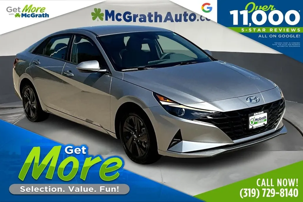 2022 Hyundai Elantra SEL photo 1