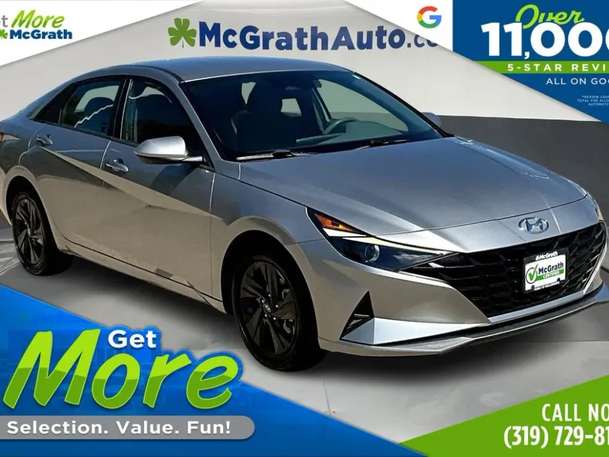 2022 Hyundai Elantra SEL photo 1