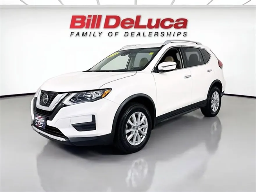 2020 Nissan Rogue SV photo 1
