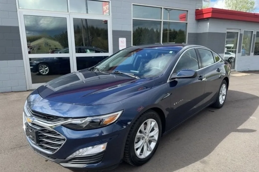 2022 Chevrolet Malibu photo 1