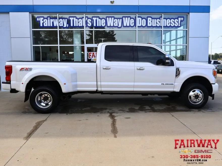 2017 Ford F-350 Platinum photo 1