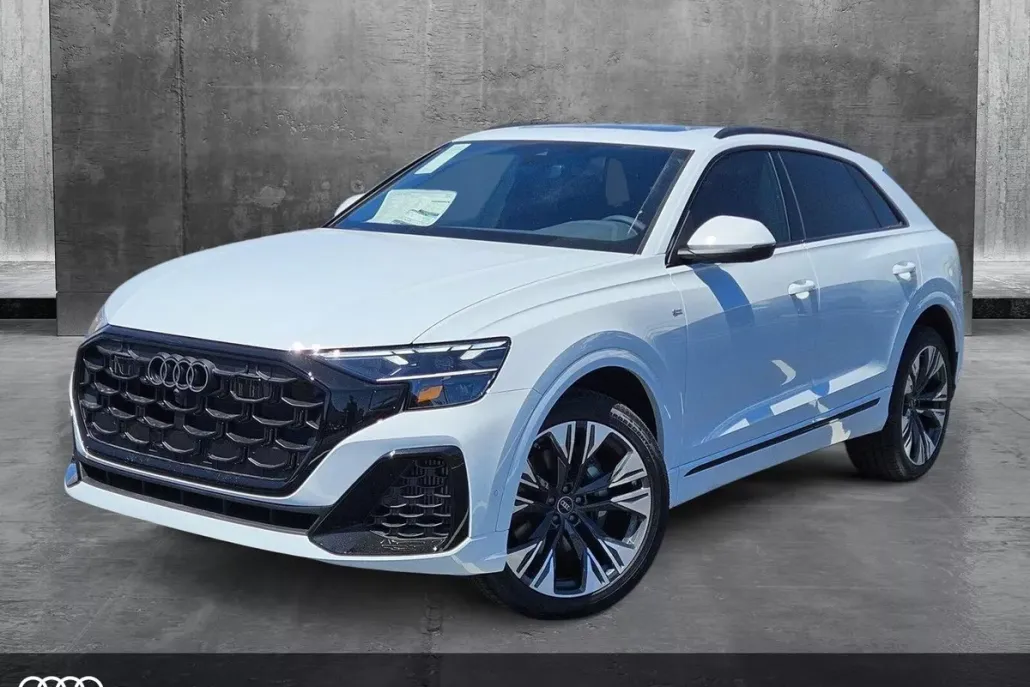 2025 Audi Q8 55 Premium Plus photo 1