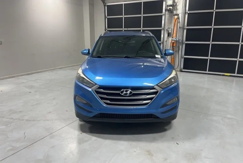 2017 Hyundai Tucson SE photo 1