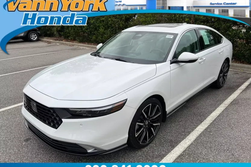 2023 Honda Accord Hybrid Touring photo 1