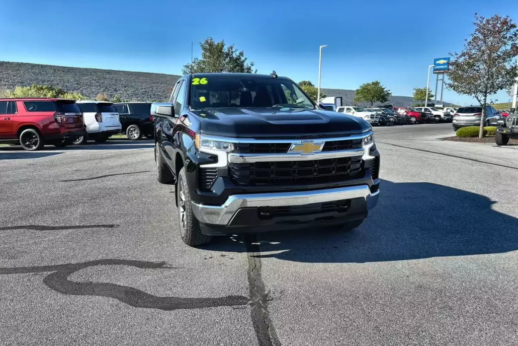 2026 Chevrolet Silverado 1500 LT photo 1